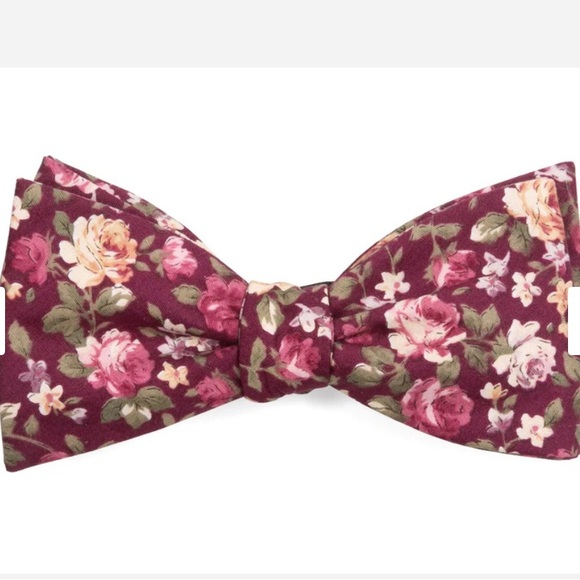 The Tie Bar Floral Bow Tie - Burgundy and Pink

Moody Florals Burgundy Bow Tie - Picture 1 of 5